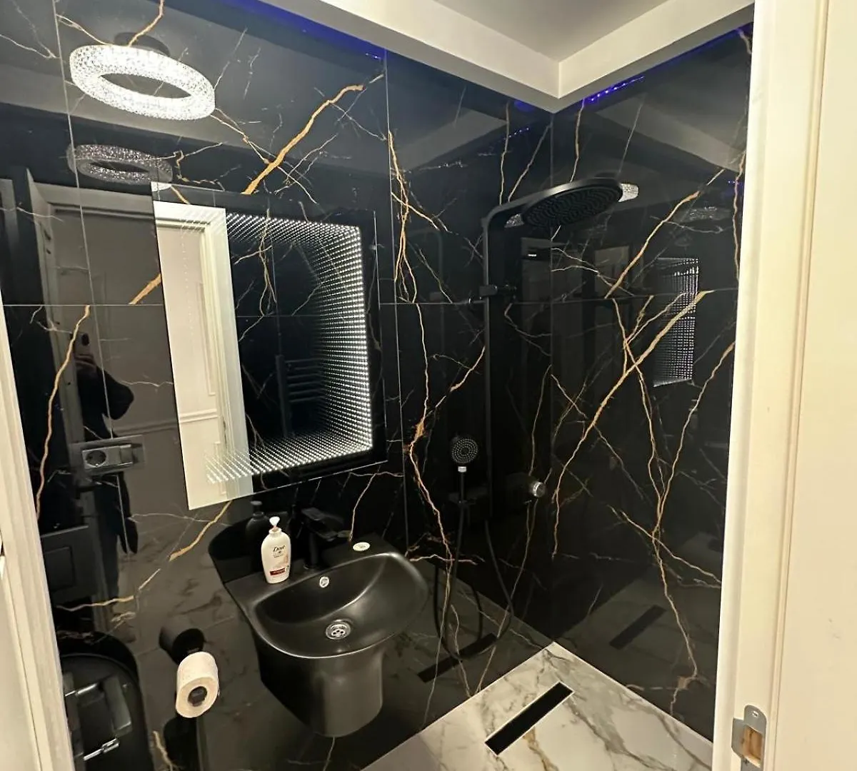Studio Lipscani Bukarest Lägenhet